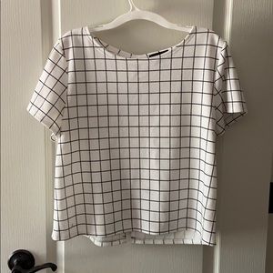 Cute blouse!